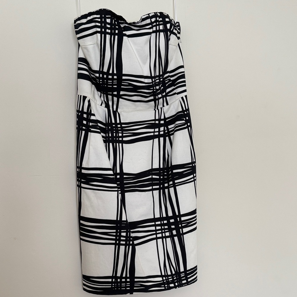 Express Design Studio Size 10 Black and White Strapless Dress
